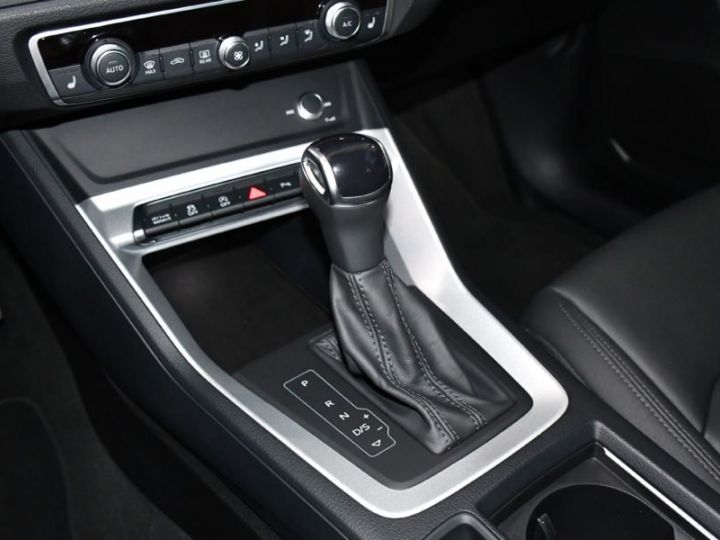 Audi Q3 Sportback S-Line Design Luxe 35 TFSI MHEV 150 S-Tronic GPS Virtual Hayon Cuir LED Lane Pré Sense Caméra JA 18 - 22