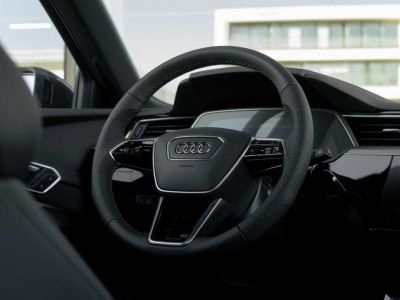 Audi Q8 e-tron 55 S-line Sportseats 21' Pano B&0   - 13