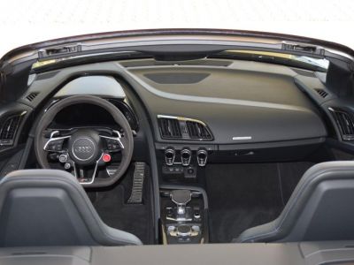 Audi R8 Spyder V10 52L 620 Performance Pack Sport B&O Carbon JA 20" Céramic Garantie 12 mois Prémium   - 6