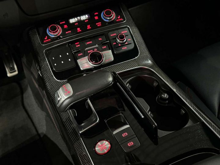 Audi S8 Plus 40 V8 TFSI Pack Carbon Ceramic Black Edition - 12